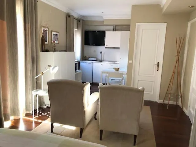 New And Unique Charming At Campolide - 2a شقة *